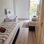 Budin 2, Spacious, 3 Bedroom, Center Apartament Rijeka