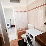Apartament Budin 2, Spacious, 3 Bedroom, Center *