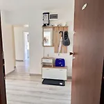 Apartament Budin 2, Spacious, 3 Bedroom, Center