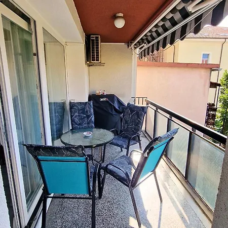 Budin 2, Spacious, 3 Bedroom, Center Rijeka