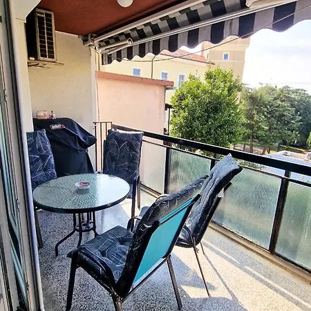 Budin 2, Spacious, 3 Bedroom, Center Apartamento Rijeka