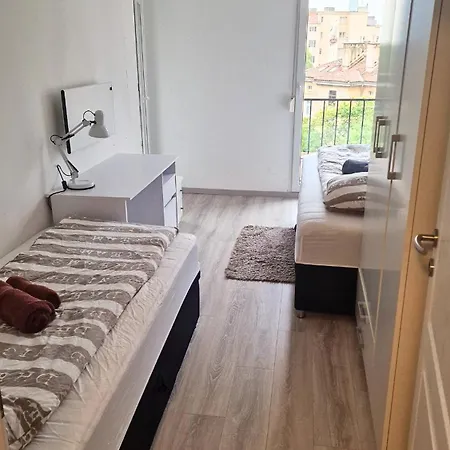 Budin 2, Spacious, 3 Bedroom, Center Apartamento Rijeka