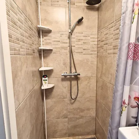 Budin 2, Spacious, 3 Bedroom, Center Rijeka